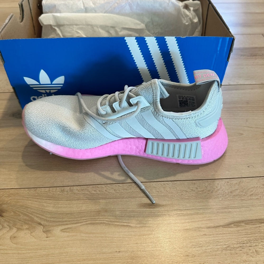 Adidas NMD R1 sneakers Brand New Never Been Worn